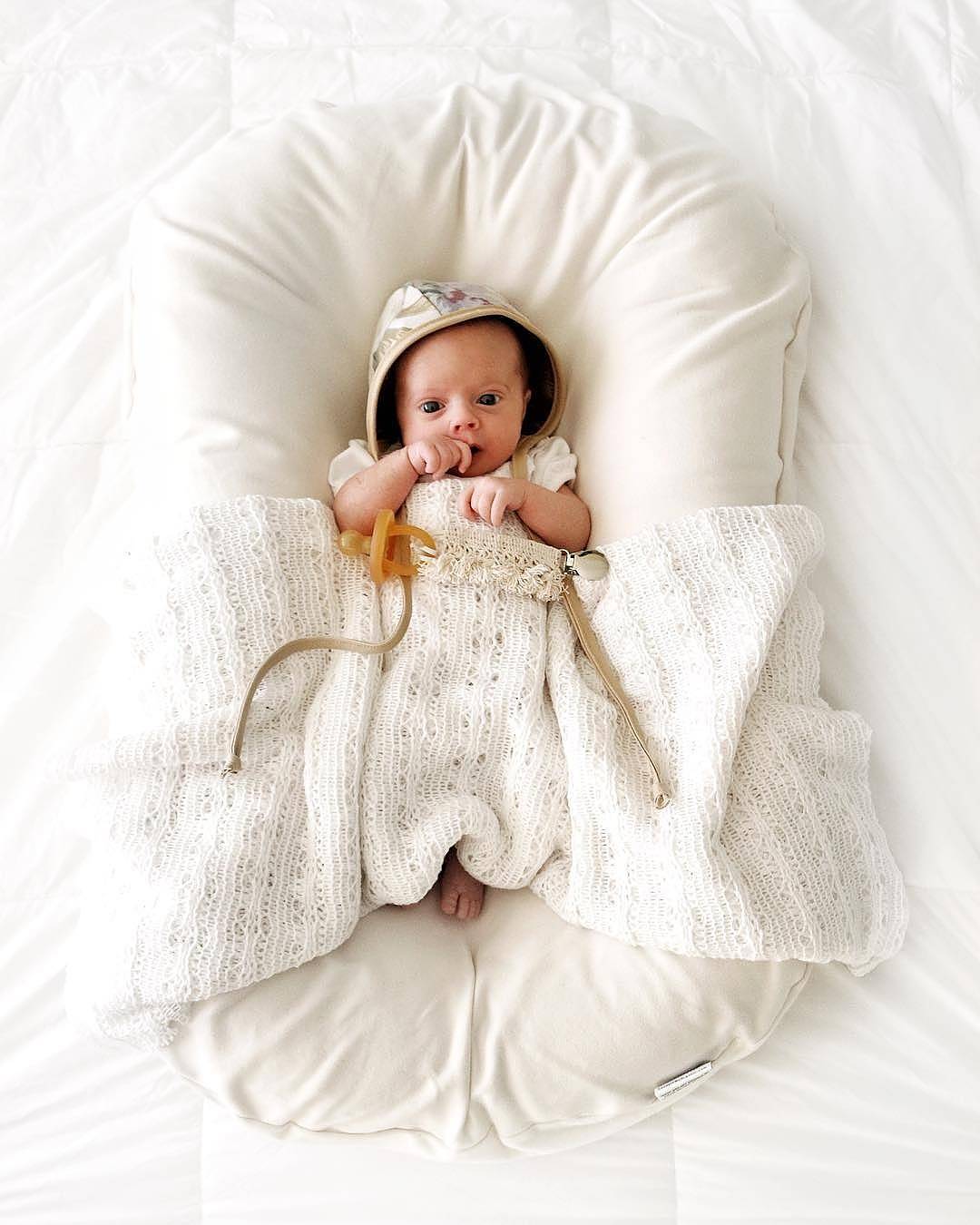 Baby Cloud Nest - Portable Premium Comfort Lounger